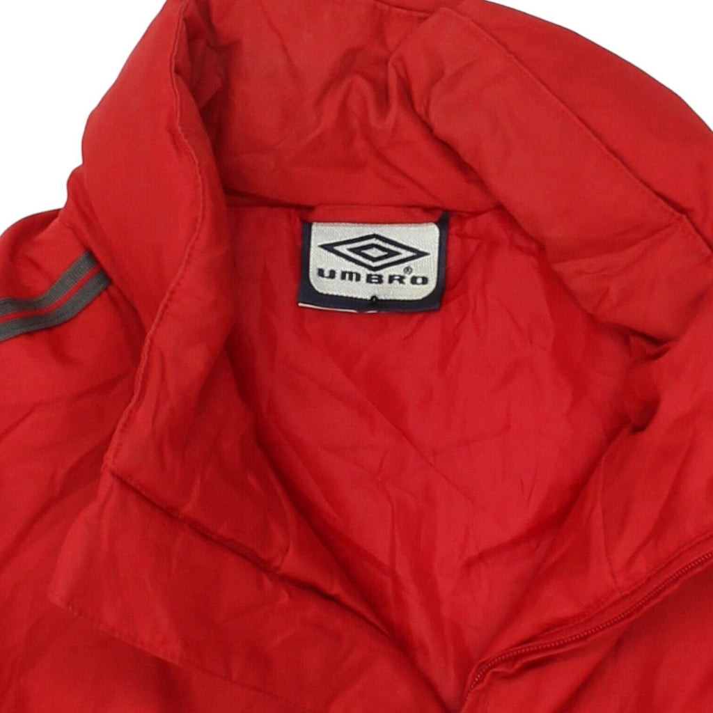 Olympiacos FC Umbro Mens Red Bench Coat Jacket | Vintage Y2K Football Sportswear | Vintage Messina Hembry | Thrift | Second-Hand Messina Hembry | Used Clothing | Messina Hembry 