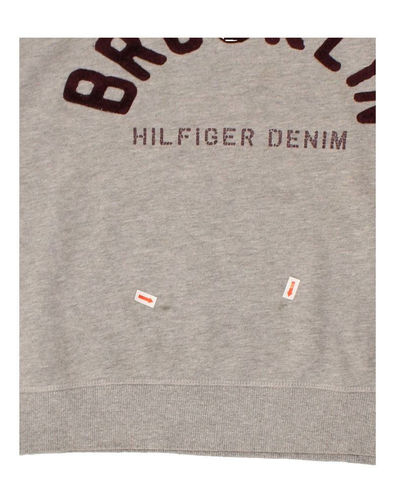 TOMMY HILFIGER Mens Graphic Sweatshirt Jumper Medium Grey Cotton | Vintage Tommy Hilfiger | Thrift | Second-Hand Tommy Hilfiger | Used Clothing | Messina Hembry 