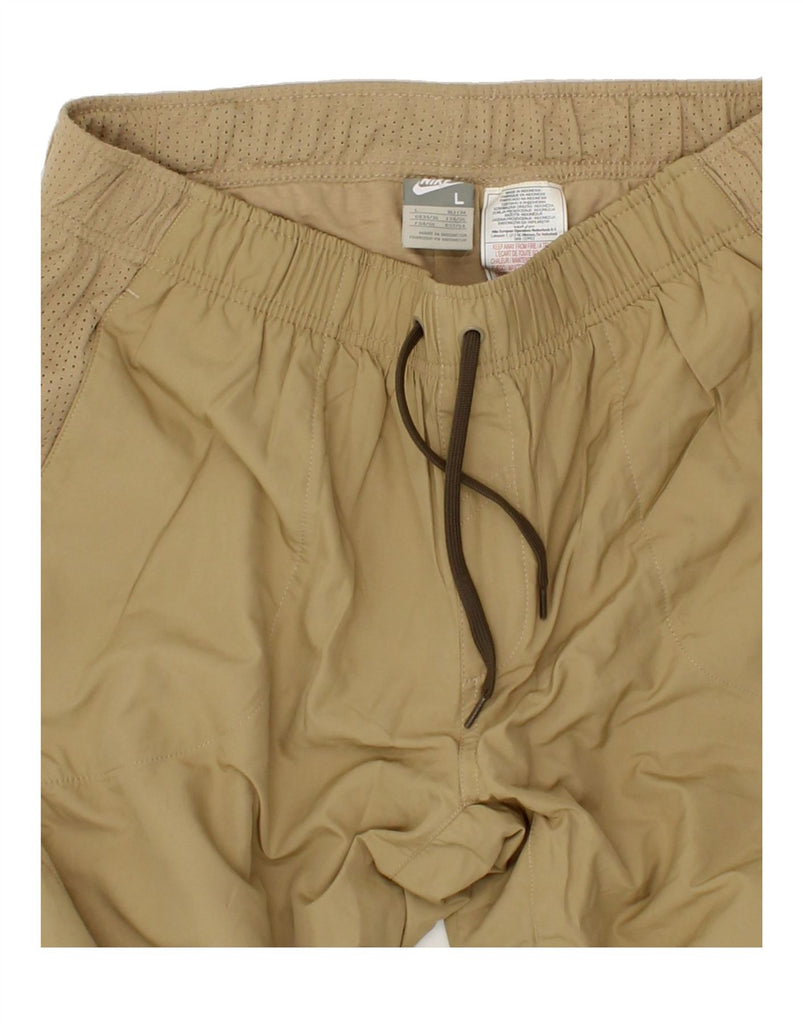 NIKE Mens Bermuda Shorts Large W36 Beige Polyester | Vintage Nike | Thrift | Second-Hand Nike | Used Clothing | Messina Hembry 