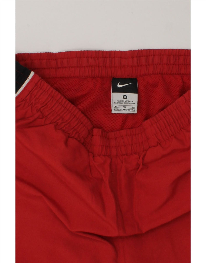 NIKE Boys Bermuda Sport Shorts 13-14 Years XL Red Nylon | Vintage Nike | Thrift | Second-Hand Nike | Used Clothing | Messina Hembry 