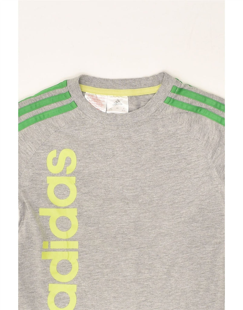 ADIDAS Boys Graphic T-Shirt Top 6-7 Years Grey Colourblock Cotton | Vintage Adidas | Thrift | Second-Hand Adidas | Used Clothing | Messina Hembry 