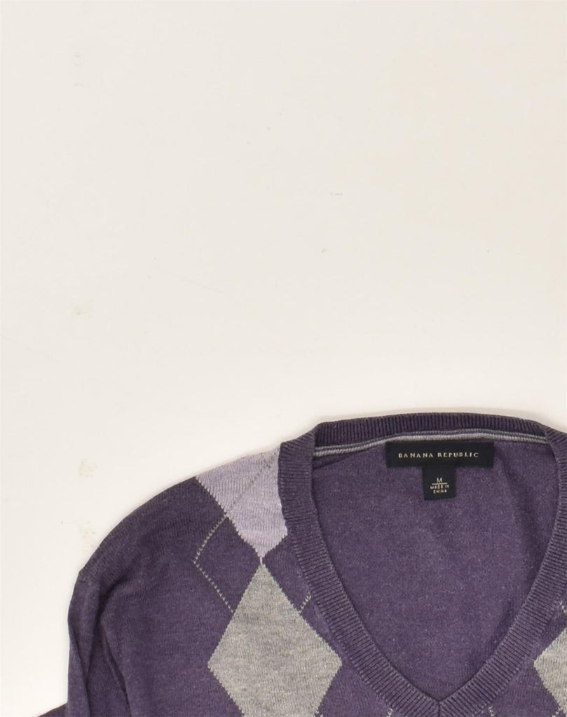 BANANA REPUBLIC Mens V-Neck Jumper Sweater Medium Purple Argyle/Diamond | Vintage Banana Republic | Thrift | Second-Hand Banana Republic | Used Clothing | Messina Hembry 