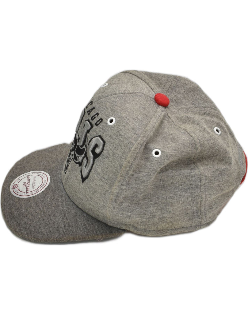 MITCHELL & NESS Mens Chicago Bulls Snapback Cap One Size Grey Cotton | Vintage Mitchell & Ness | Thrift | Second-Hand Mitchell & Ness | Used Clothing | Messina Hembry 