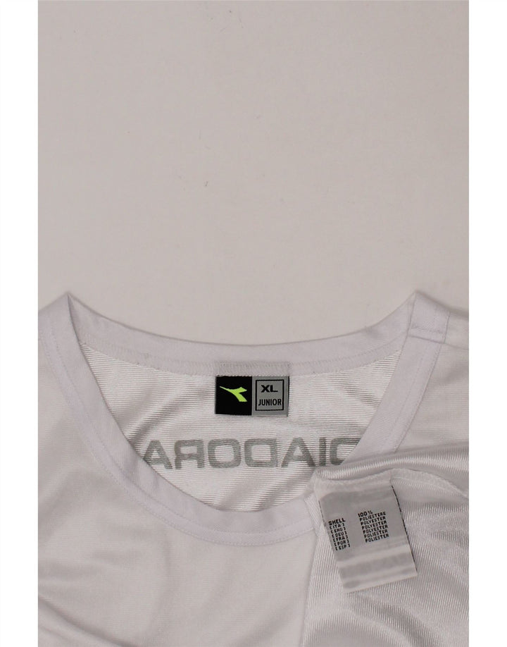 NIKE Girls Crop Graphic Vest Top 13-14 Years XL White Polyester Vintage Nike and Second-Hand Nike from Messina Hembry 
