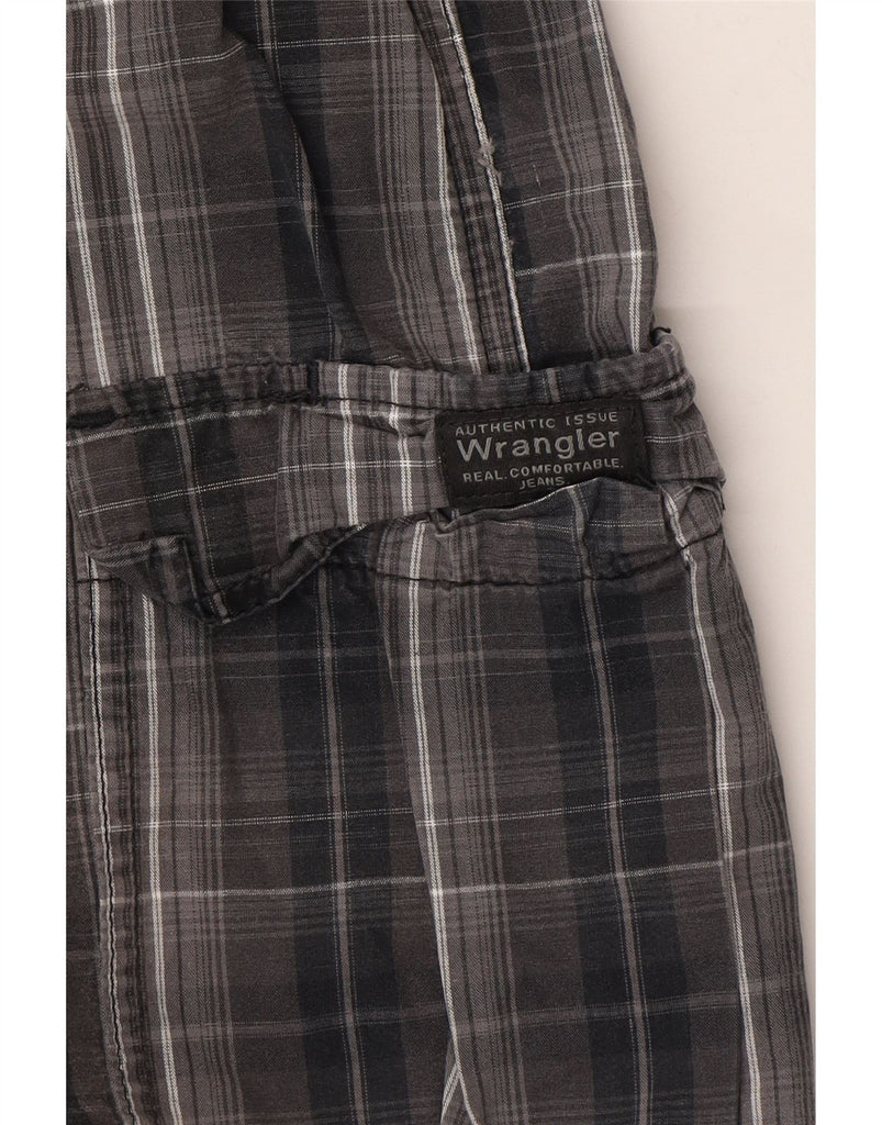 WRANGLER Mens Cargo Shorts W44 2XL Grey Check Cotton Vintage Wrangler and Second-Hand Wrangler from Messina Hembry 
