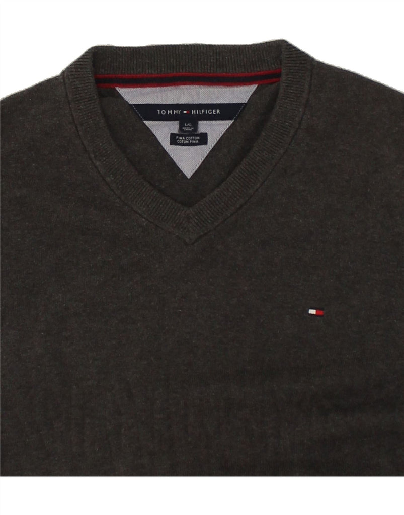 TOMMY HILFIGER Mens V-Neck Jumper Sweater Large Grey Cotton | Vintage Tommy Hilfiger | Thrift | Second-Hand Tommy Hilfiger | Used Clothing | Messina Hembry 