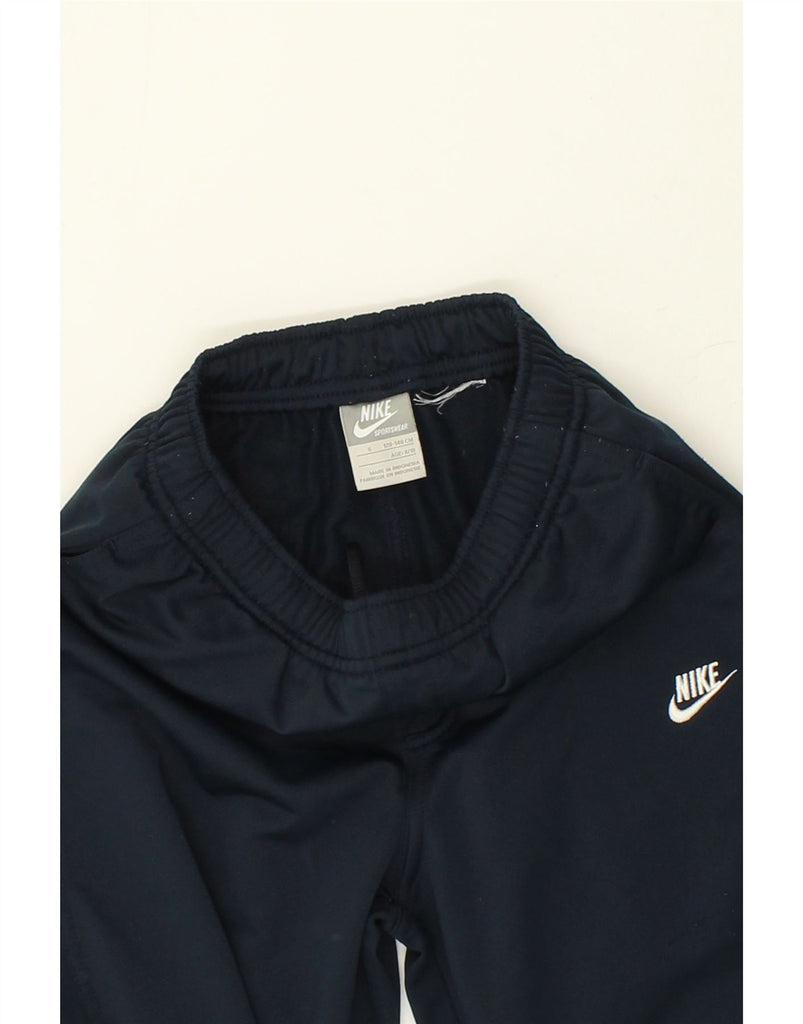 NIKE Boys Tracksuit Trousers Joggers 8-9 Years Small Navy Blue | Vintage Nike | Thrift | Second-Hand Nike | Used Clothing | Messina Hembry 