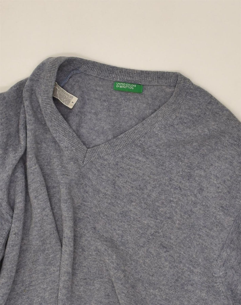 BENETTON Mens V-Neck Jumper Sweater Small Grey Virgin Wool | Vintage Benetton | Thrift | Second-Hand Benetton | Used Clothing | Messina Hembry 