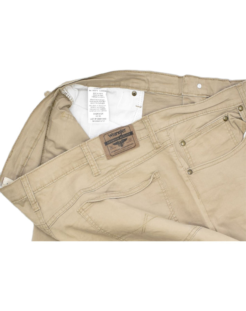 WRANGLER Mens Straight Capri Casual Trousers W46 L26 Beige Cotton | Vintage | Thrift | Second-Hand | Used Clothing | Messina Hembry 