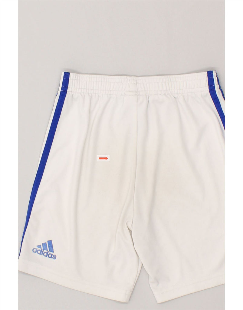 ADIDAS Boys Graphic Sport Shorts 4-5 Years White Polyester | Vintage Adidas | Thrift | Second-Hand Adidas | Used Clothing | Messina Hembry 