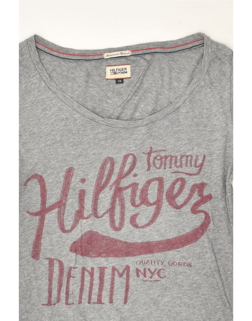 TOMMY HILFIGER Womens Graphic T-Shirt Top UK 6 XS Grey Cotton | Vintage Tommy Hilfiger | Thrift | Second-Hand Tommy Hilfiger | Used Clothing | Messina Hembry 