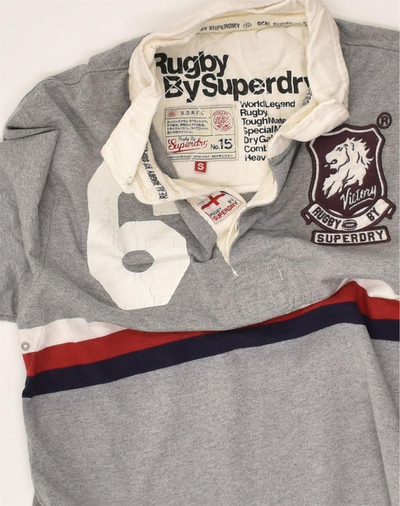 SUPERDRY Mens Graphic Rugby Polo Shirt Small Grey Cotton | Vintage Superdry | Thrift | Second-Hand Superdry | Used Clothing | Messina Hembry 