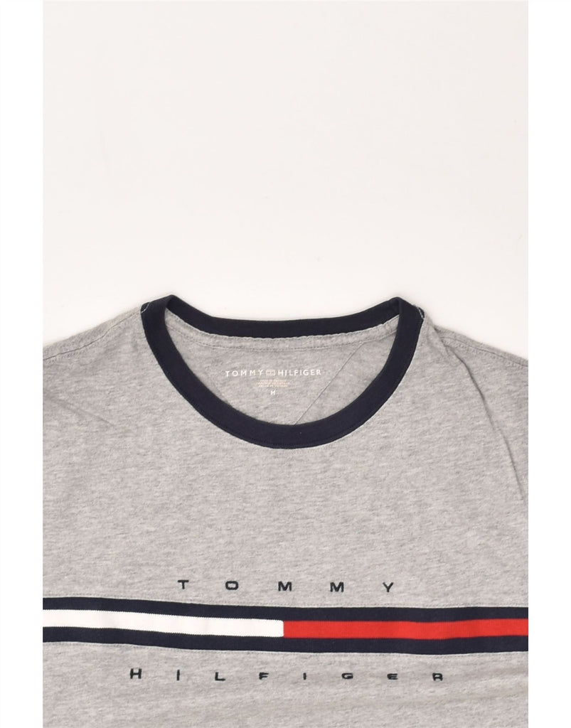 TOMMY HILFIGER Mens Graphic T-Shirt Top Medium Grey Cotton | Vintage Tommy Hilfiger | Thrift | Second-Hand Tommy Hilfiger | Used Clothing | Messina Hembry 