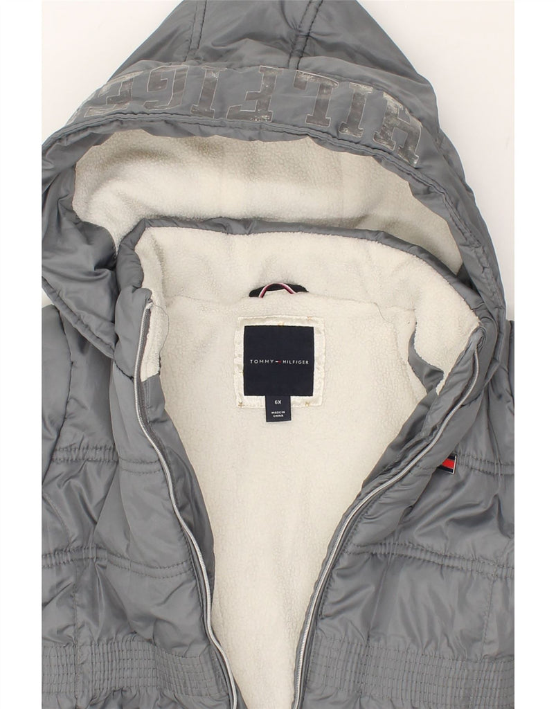 TOMMY HILFIGER Girls Graphic Hooded Padded Jacket 5-6 Years Grey Polyester | Vintage Tommy Hilfiger | Thrift | Second-Hand Tommy Hilfiger | Used Clothing | Messina Hembry 