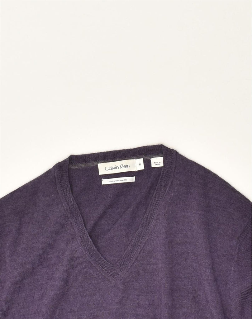 CALVIN KLEIN Mens V-Neck Jumper Sweater Medium Purple Merino Wool | Vintage Calvin Klein | Thrift | Second-Hand Calvin Klein | Used Clothing | Messina Hembry 