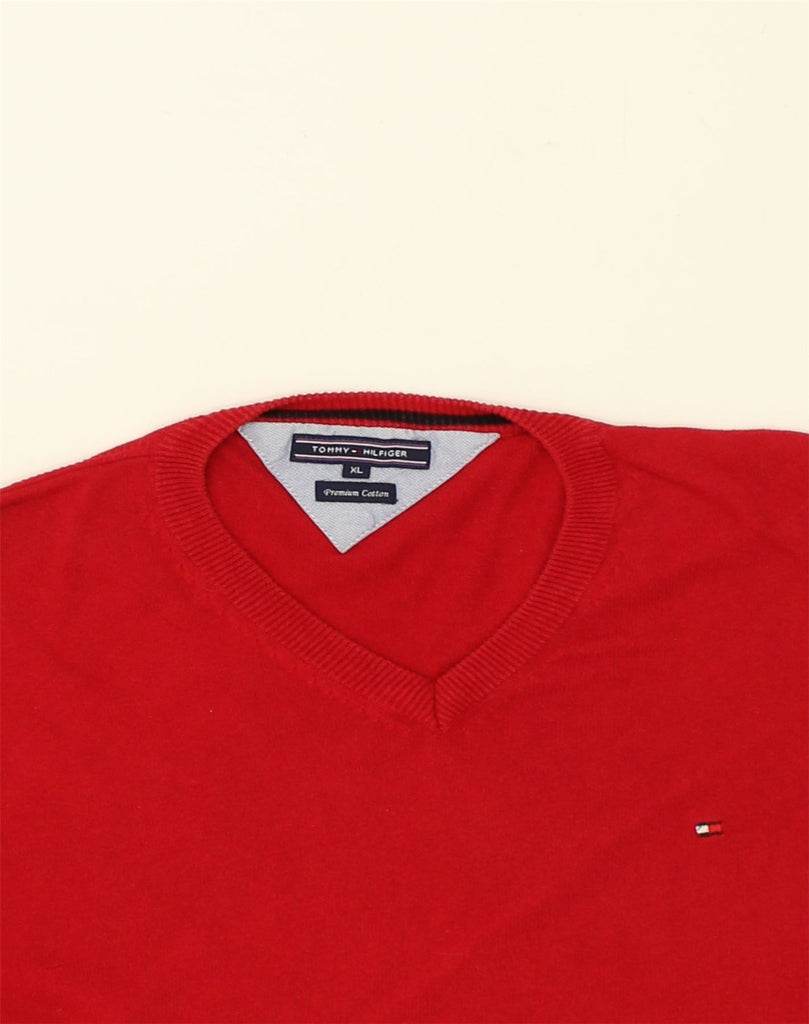 TOMMY HILFIGER Mens V-Neck Jumper Sweater XL Red Cotton | Vintage Tommy Hilfiger | Thrift | Second-Hand Tommy Hilfiger | Used Clothing | Messina Hembry 