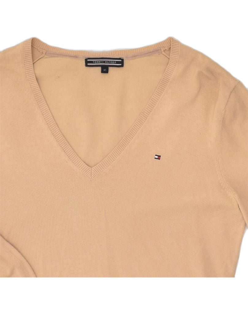 TOMMY HILFIGER Womens V-Neck Jumper Sweater UK 6 XS Brown Cotton | Vintage Tommy Hilfiger | Thrift | Second-Hand Tommy Hilfiger | Used Clothing | Messina Hembry 