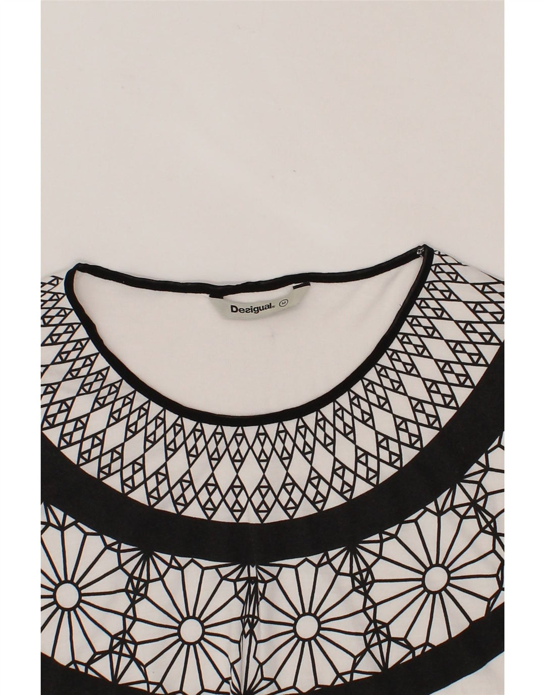 DESIGUAL Womens Sleeveless Blouse Top UK 14 Medium White Fair Isle Lyocell Vintage Desigual and Second-Hand Desigual from Messina Hembry 