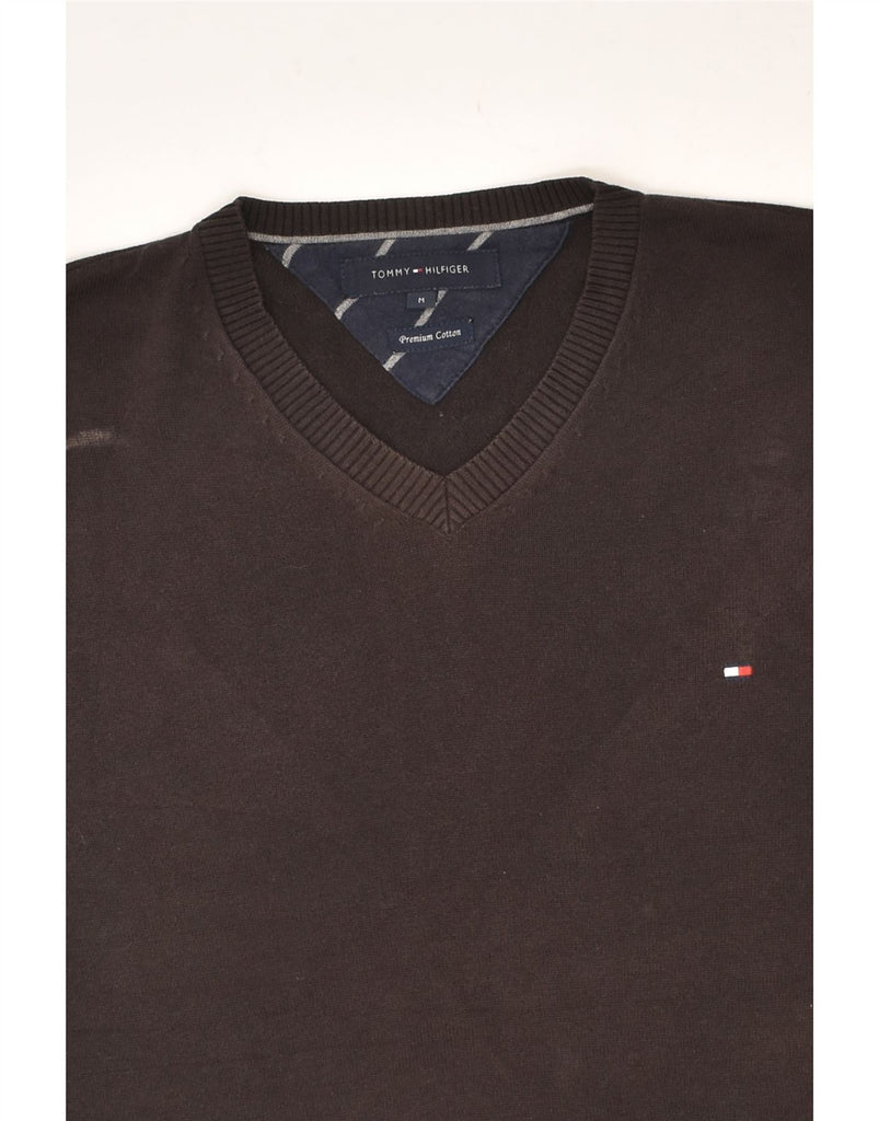 TOMMY HILFIGER Mens V-Neck Jumper Sweater Medium Brown Cotton | Vintage Tommy Hilfiger | Thrift | Second-Hand Tommy Hilfiger | Used Clothing | Messina Hembry 