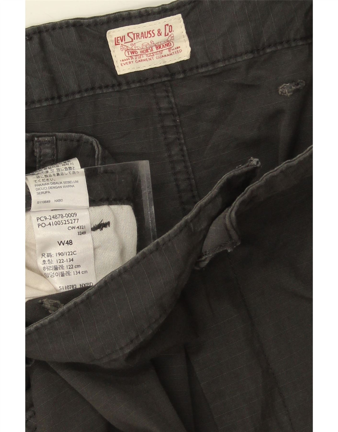 LEVI'S Mens Cargo Shorts W48 4XL Grey Cotton Vintage Levi's and Second-Hand Levi's from Messina Hembry 