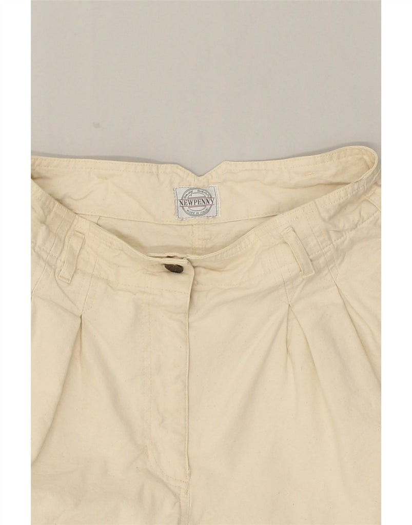 NEW PENNY Womens Pegged Chino Shorts W28 Medium  Off White | Vintage New Penny | Thrift | Second-Hand New Penny | Used Clothing | Messina Hembry 