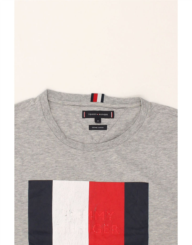 TOMMY HILFIGER Mens Graphic T-Shirt Top Medium Grey Cotton | Vintage Tommy Hilfiger | Thrift | Second-Hand Tommy Hilfiger | Used Clothing | Messina Hembry 