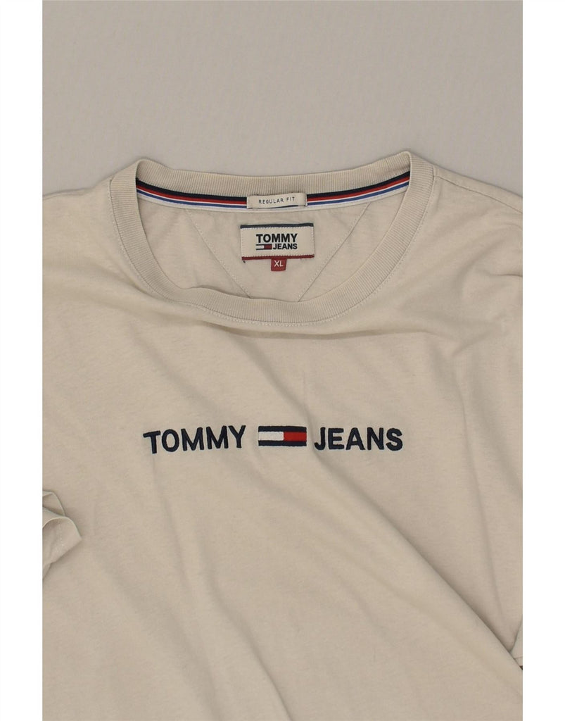 TOMMY HILFIGER Mens Regular Fit Graphic T-Shirt Top XL Grey Vintage Tommy Hilfiger and Second-Hand Tommy Hilfiger from Messina Hembry 