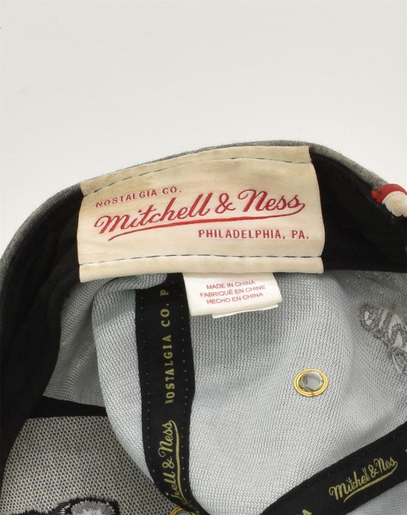 MITCHELL & NESS Mens Chicago Bulls Snapback Cap One Size Grey Cotton | Vintage Mitchell & Ness | Thrift | Second-Hand Mitchell & Ness | Used Clothing | Messina Hembry 