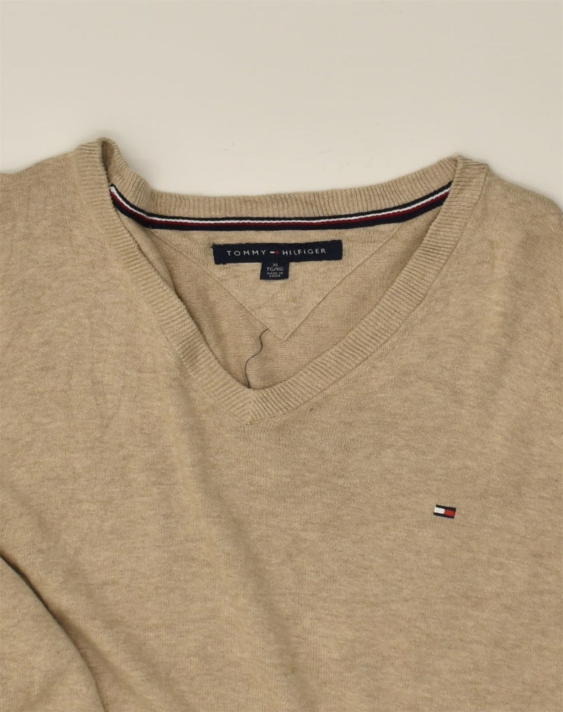 TOMMY HILFIGER Mens Tall V-Neck Jumper Sweater XL Beige Cotton | Vintage Tommy Hilfiger | Thrift | Second-Hand Tommy Hilfiger | Used Clothing | Messina Hembry 