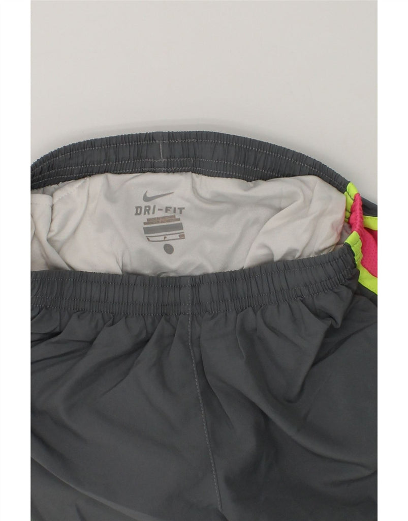 NIKE Girls Dri Fit Sport Shorts 6-7 Years Small Grey Colourblock Polyester | Vintage Nike | Thrift | Second-Hand Nike | Used Clothing | Messina Hembry 