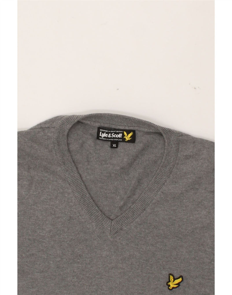 LYLE & SCOTT Mens V-Neck Jumper Sweater XL Grey Cotton Vintage Lyle & Scott and Second-Hand Lyle & Scott from Messina Hembry 