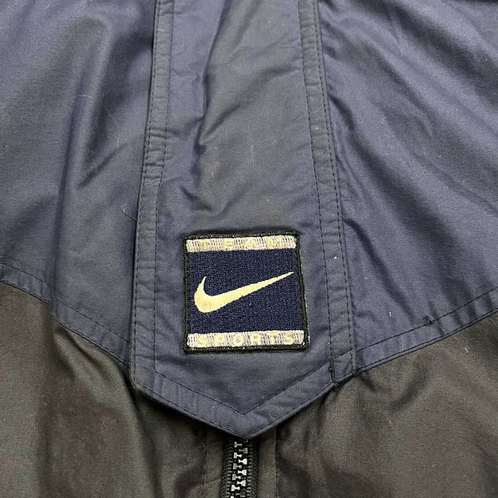 Nike Team Sports Georgetown Hoyas Hooded Puffer Jacket | Vintage 90s Sportswear | Vintage Messina Hembry | Thrift | Second-Hand Messina Hembry | Used Clothing | Messina Hembry 