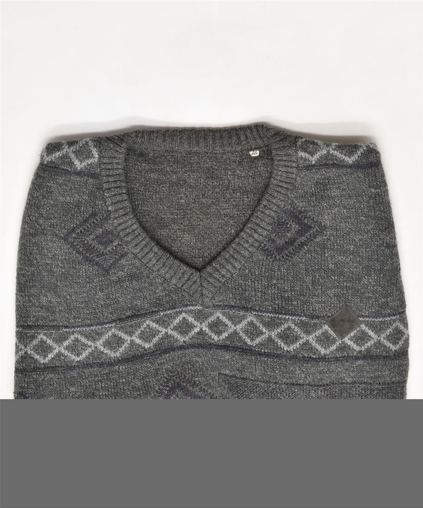 VINTAGE Mens V-Neck Jumper Sweater IT 48 Medium Grey Geometric Acrylic | Vintage | Thrift | Second-Hand | Used Clothing | Messina Hembry 