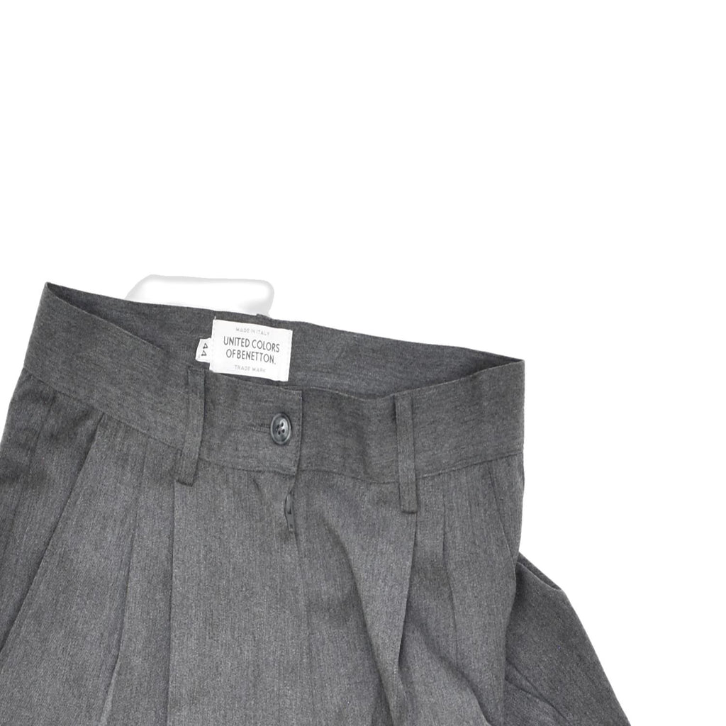 UNITED COLORS OF BENETTON Womens Chino Shorts IT 44 Medium W44 Grey | Vintage | Thrift | Second-Hand | Used Clothing | Messina Hembry 